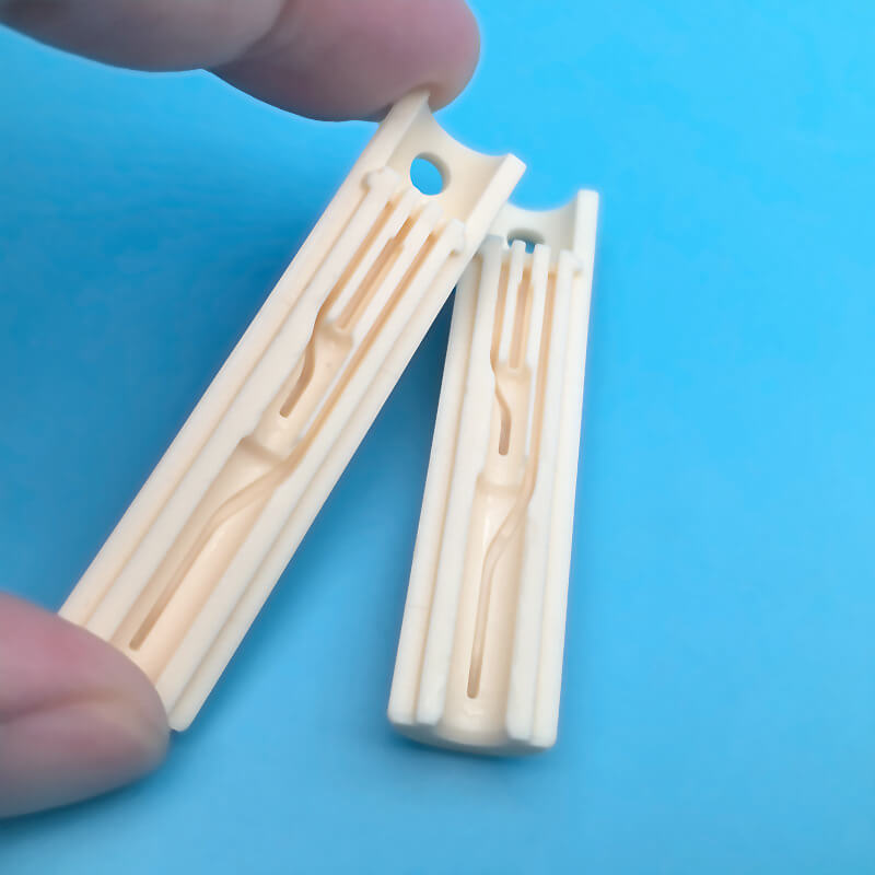 High-temperature wear-resistant ceramic connector for threading